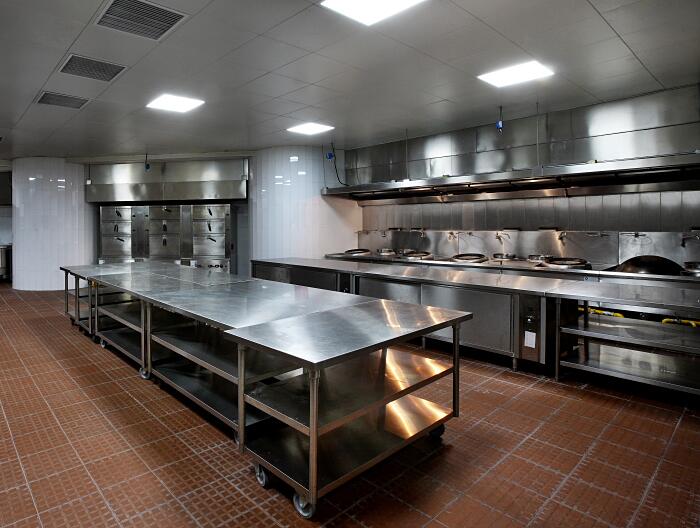 深圳職工食堂廚房應該有的設備？